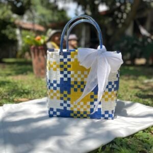 Bolso artesanal tejido a mano en zuncho