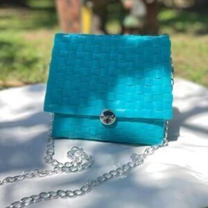 Bolso tipo bandolera en color turquesa – Hecho a mano con zuncho